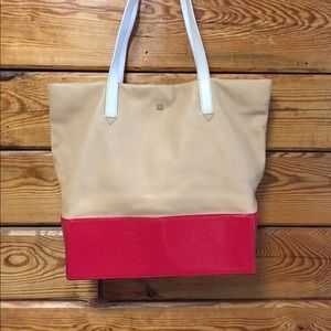Pour le Victoire Leather Shoulder Bag